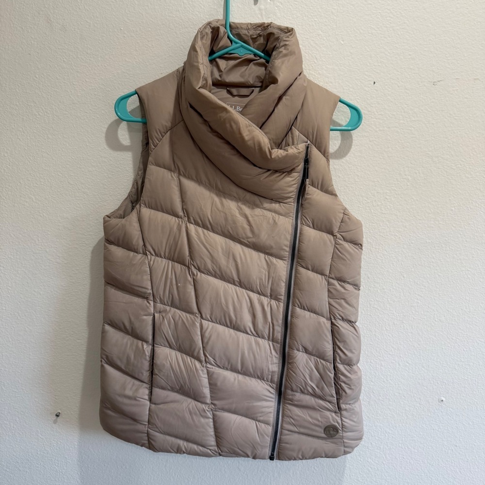 LL Bean Womens XS Petite Ultralight Down Vest Asymmetrical Zip Tan 516093